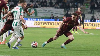 Trendyol Süper Lig: Konyaspor: 2 - Trabzonspor: 0 (İlk yarı)