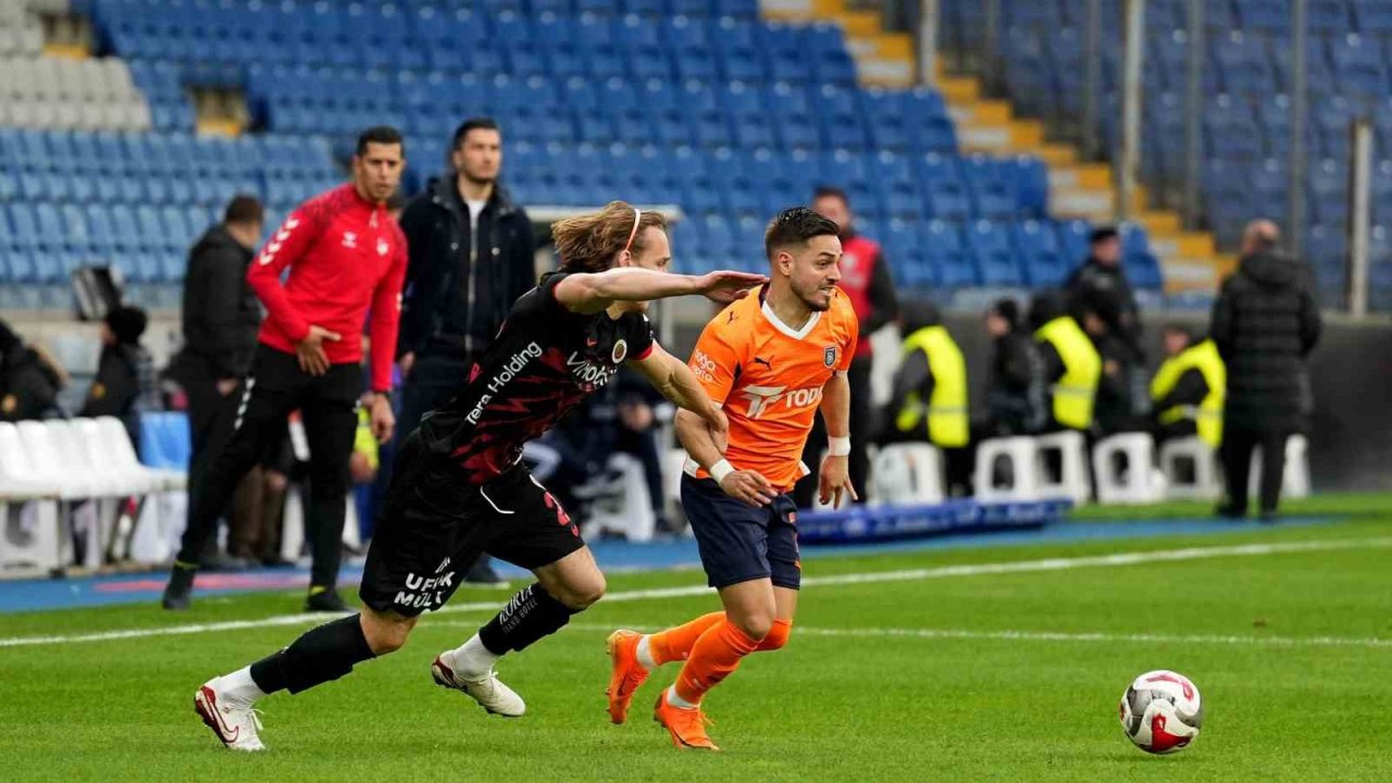 Trendyol Süper Lig: RAMS Başakşehir: 1 - Gençlerbirliği: 0 (Maç devam ediyor)