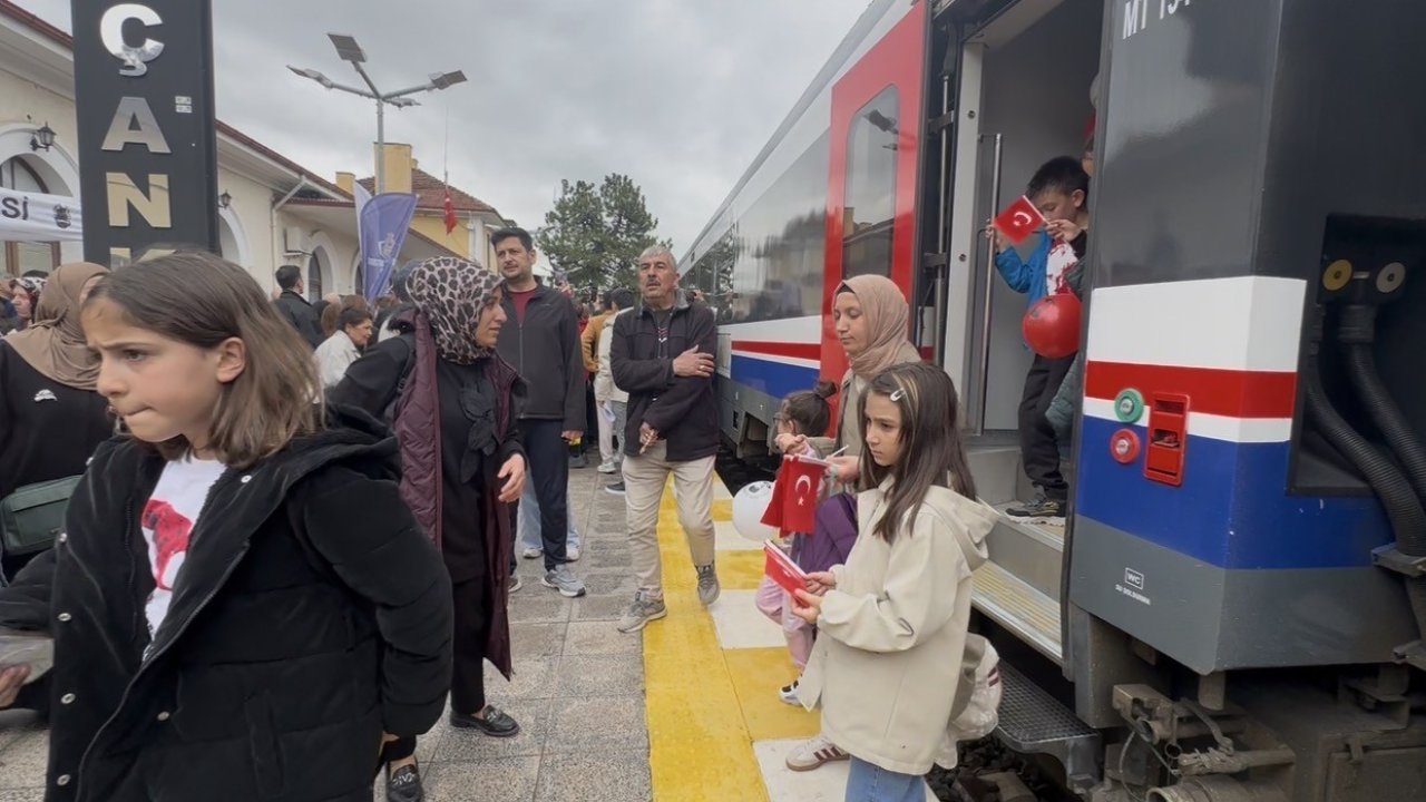 Turistik Tuz Ekspresi 2026’nın ilk seferini yaptı: Ziyaretçiler Çankırı’ya hayran kaldı