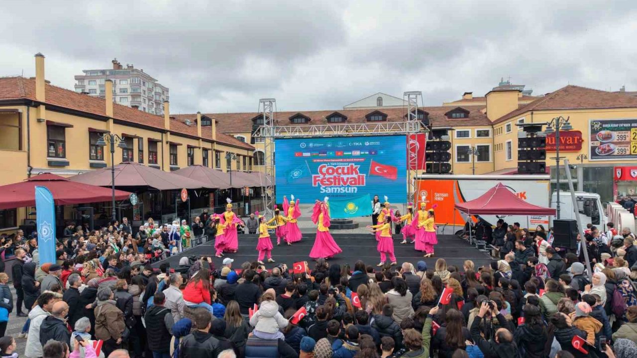 Türk dünyası çocukları, kültürlerini Samsun’da sergiledi