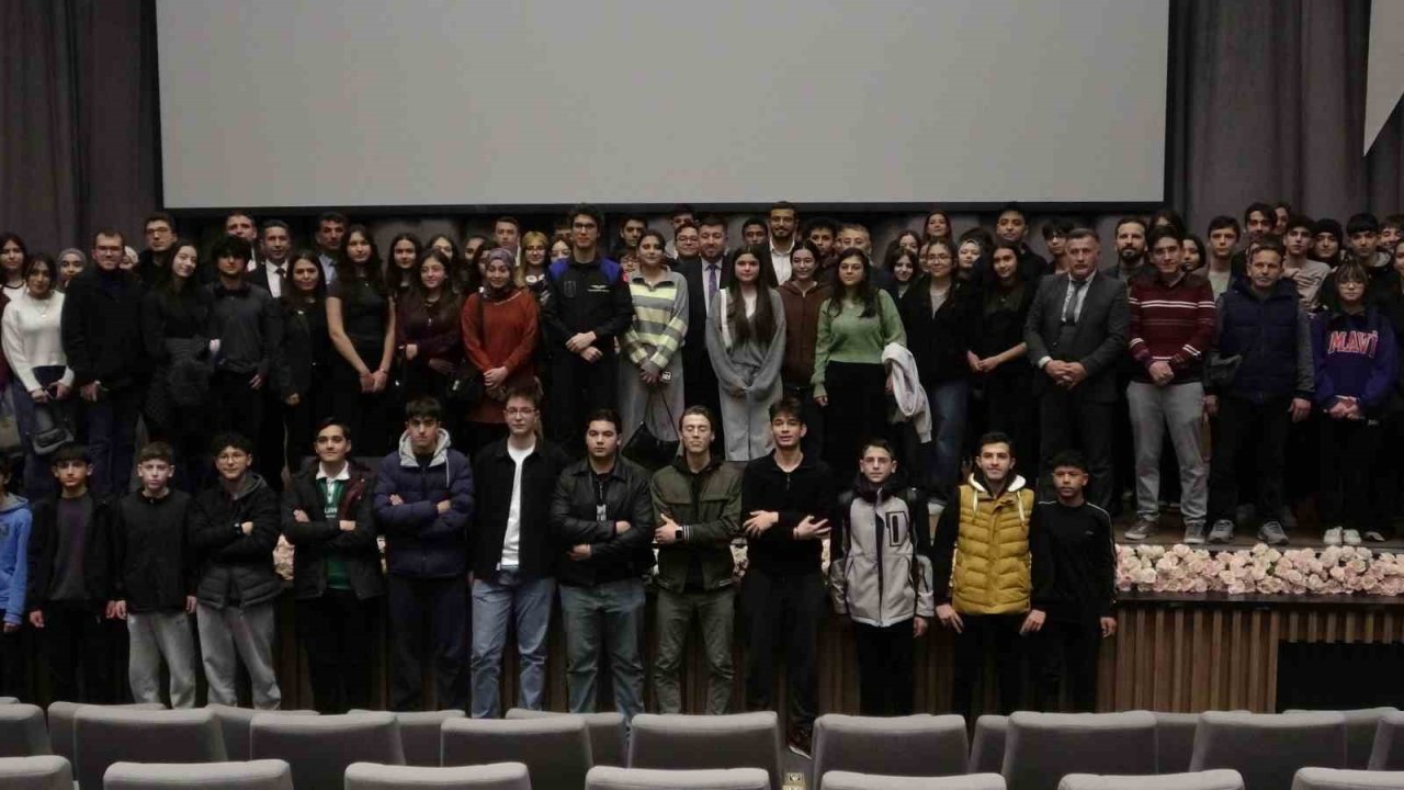 Türkiye’nin ikinci Milli Astronotu Tuva Cihangir Atasever Isparta’da öğrencilerle buluştu