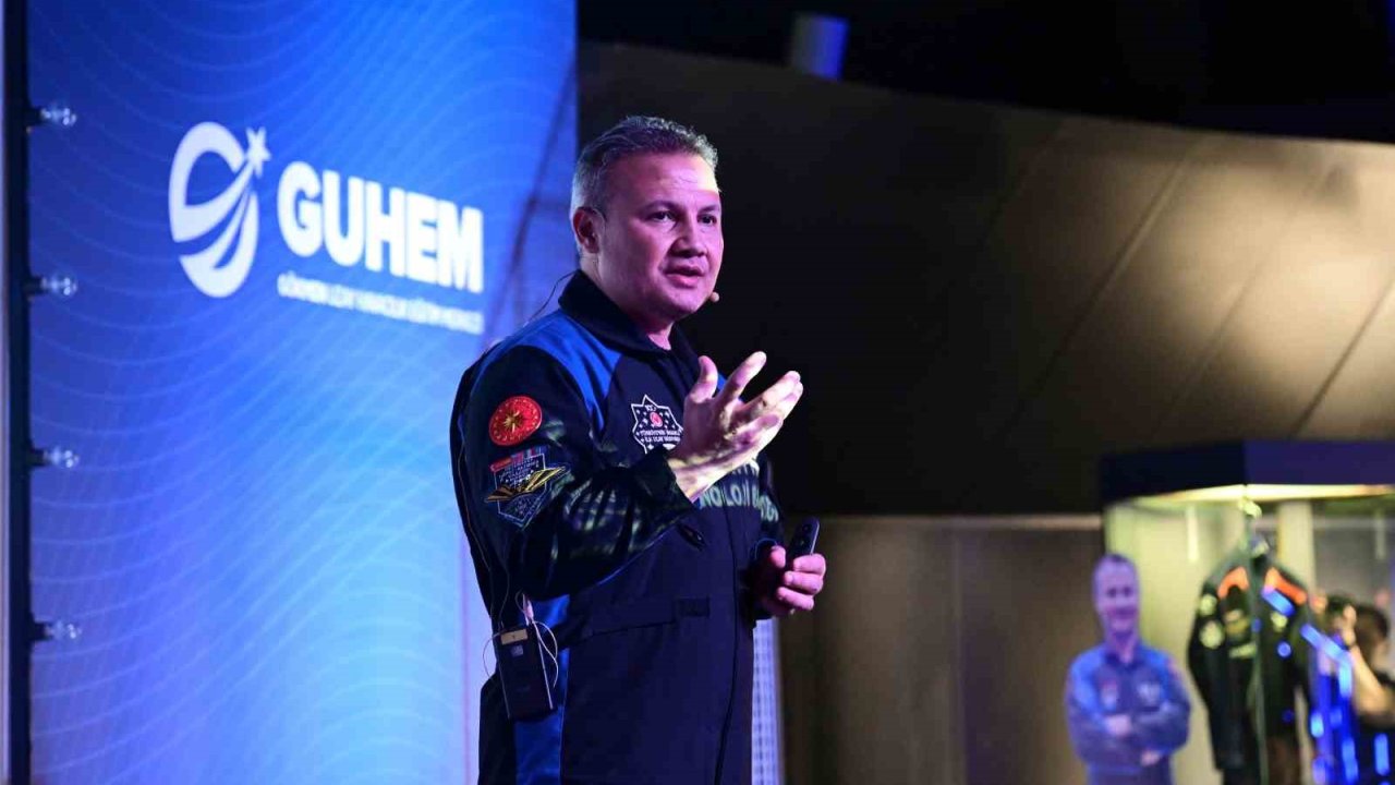 Türkiye’nin ilk astronotu Gezeravcı, GUHEM’de uzay yolculuğunu anlattı