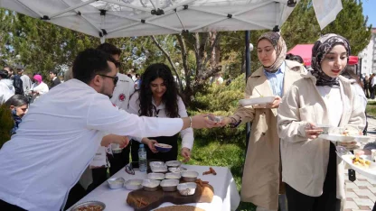 Türkiye’nin lezzetleri Kastamonu’da buluştu, öğrenciler yoğun ilgi gösterdi