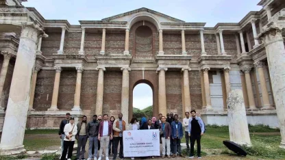 Uluslararası öğrenciler Sardes’te tarihle buluştu