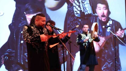 Ünlü Kazak müzik grubu Alatau Serileri, yeni albümünün lansmanını Bağcılar’da yaptı