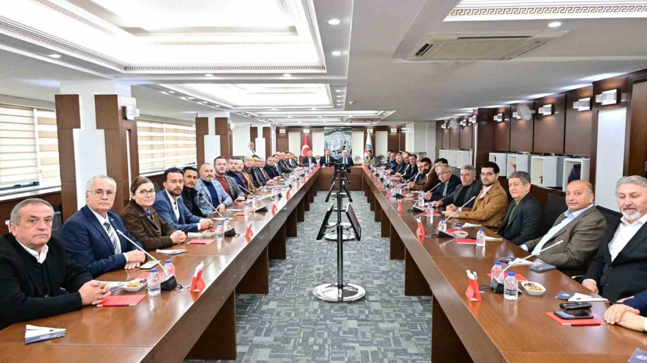 Vali Köşger’den iş dünyasına yakın temas