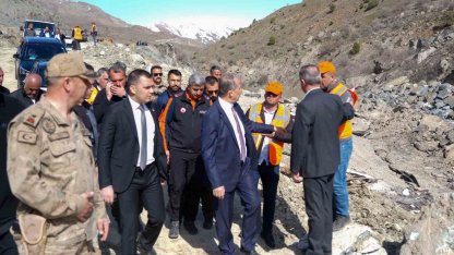 Vali Taşyapan: "Heyelan bölgesinde risk devam ediyor"