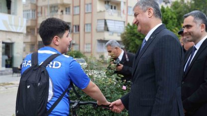 Vali Yavuz, Kozan’da vatandaşlarla bir araya geldi