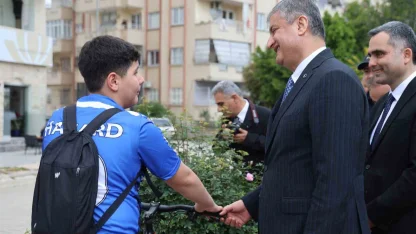 Vali Yavuz, Kozan’da vatandaşlarla bir araya geldi