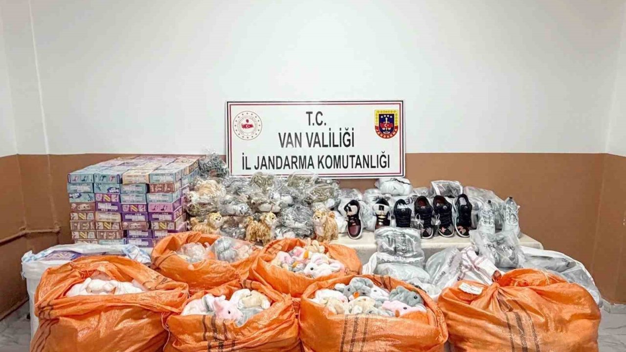 Van’da 4 milyon 100 bin lira değerinde gümrük kaçağı malzeme ele geçirildi