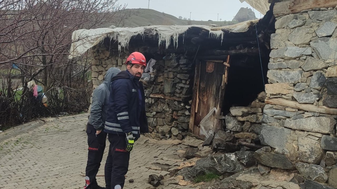 Van’da kümes ve tandır olarak kullanılan yapı çöktü