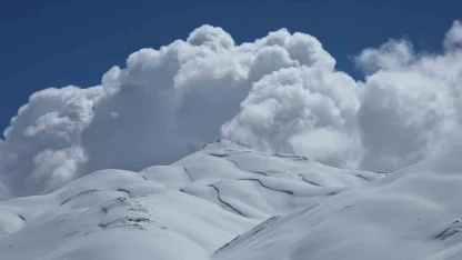 Van’ın yüksek kesimlerinde kar güzel manzaralar oluşturdu
