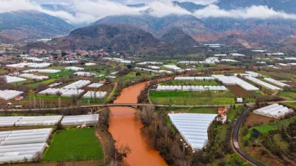 Yağmur sonrası Sakarya Nehri’nin rengi değişti