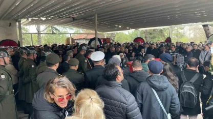 Yalçın Küçük son yolculuğuna uğurlandı