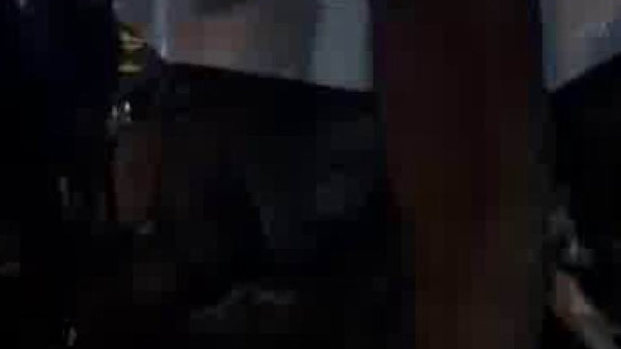 Yayaya çarpmamak için direksiyonu kardı, ağaca çarptı: 6 yaralı