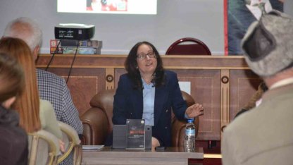 Yazar Hülya Başarangil Demir, Bilecik’te okuyucuyla bir araya geldi