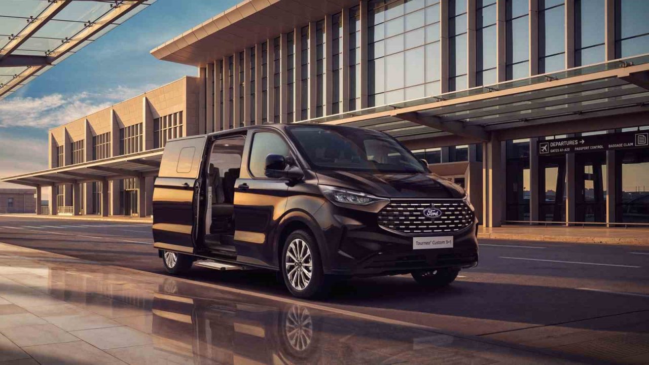 Yeni Ford Tourneo Custom 9+1 satışa sunuluyor