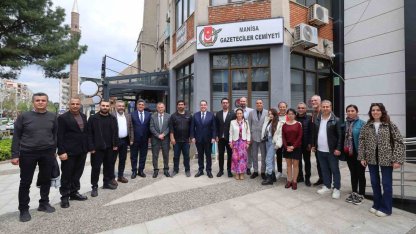 Yerel yöneticiler, gazetecilerle bir araya gelerek 69. yıl coşkusunu paylaştı