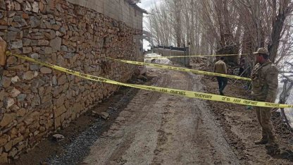 Yıkılma tehlikesi bulunan ahır güvenlik çemberine alındı