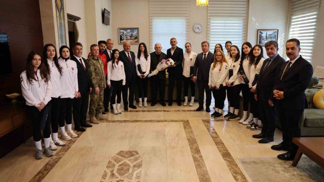 Yıldırım’dan Türkiye Şampiyonası’na katılacak voleybolculara tebrik