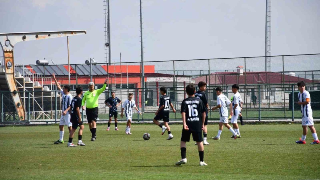 ’Yıldızlar Futbol Yarı Final Müsabakaları’ başladı