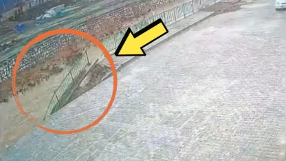 Yüksekova’da istinat duvarı çöktü