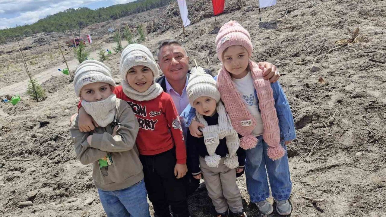 ’Yüz Çocuk Bin Fidan’ adlı ağaç dikme etkinliğinde 1000 fidan dikildi