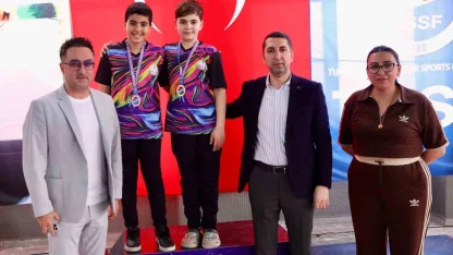 Yüzmede Elazığ’a 19 madalya