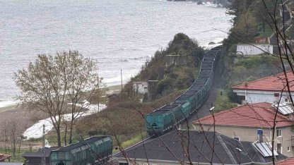 Zonguldak’ta yük treninin vagonları ayrıldı, seferler aksadı