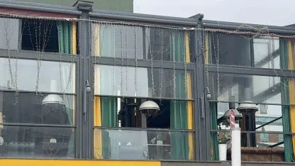 17 yaşındaki saldırgan işyerini kurşunladı, üzerinden el bombası çıktı