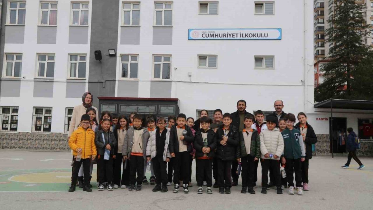 23 Nisan yıldızlarına sinema sürprizi