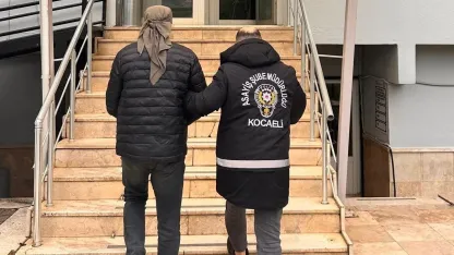 49 yıl hapis cezası bulunan firari hükümlü sahte kimlikle yakalandı