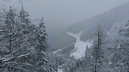 Abant Gölü Milli Parkı’nda kar kalınlığı 20 santimetreye ulaştı