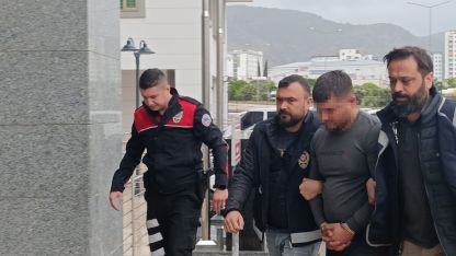 Adana’da cinayet zanlısı adliyeye sevk edildi