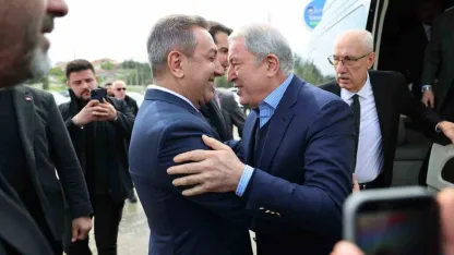 Akar’dan Başkan Dere’ye övgü dolu sözler
