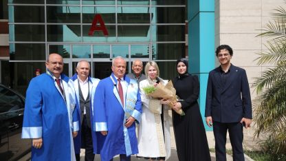 Akdeniz Üniversitesi’nde mezuniyet coşkusu İlahiyat Fakültesi ile başladı