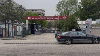 Ankara’da kamyonun altında kalan 2 belediye işçisinin cenazeleri adli tıbba getirildi