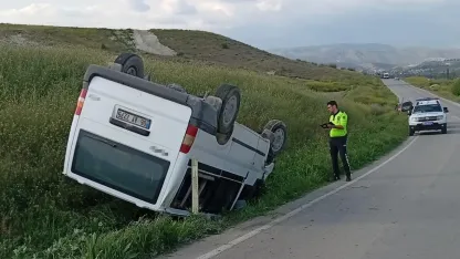 Ankara’da kontrolden çıkan minibüs devrildi: 1 ölü