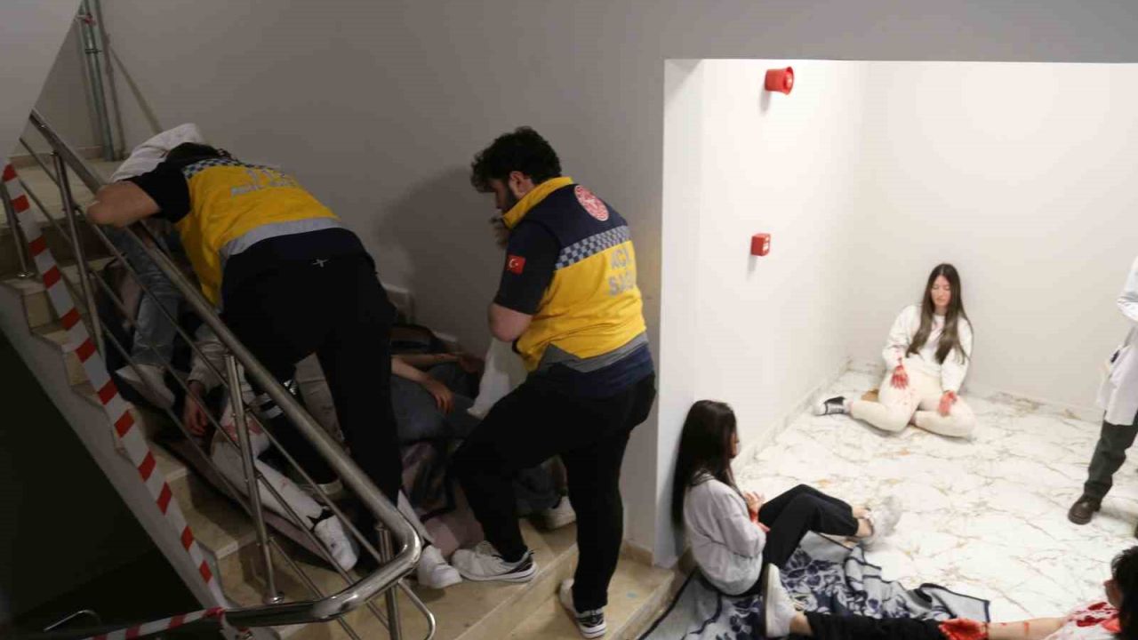Avrasya Üniversitesi’nde ilk ve acil yardım tatbikatı gerçekleştirildi