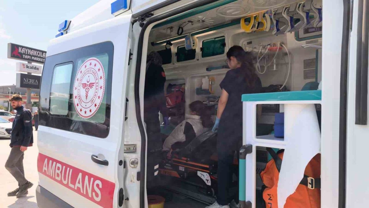 Baba ve kızı motosiklet kazasında yaralandı