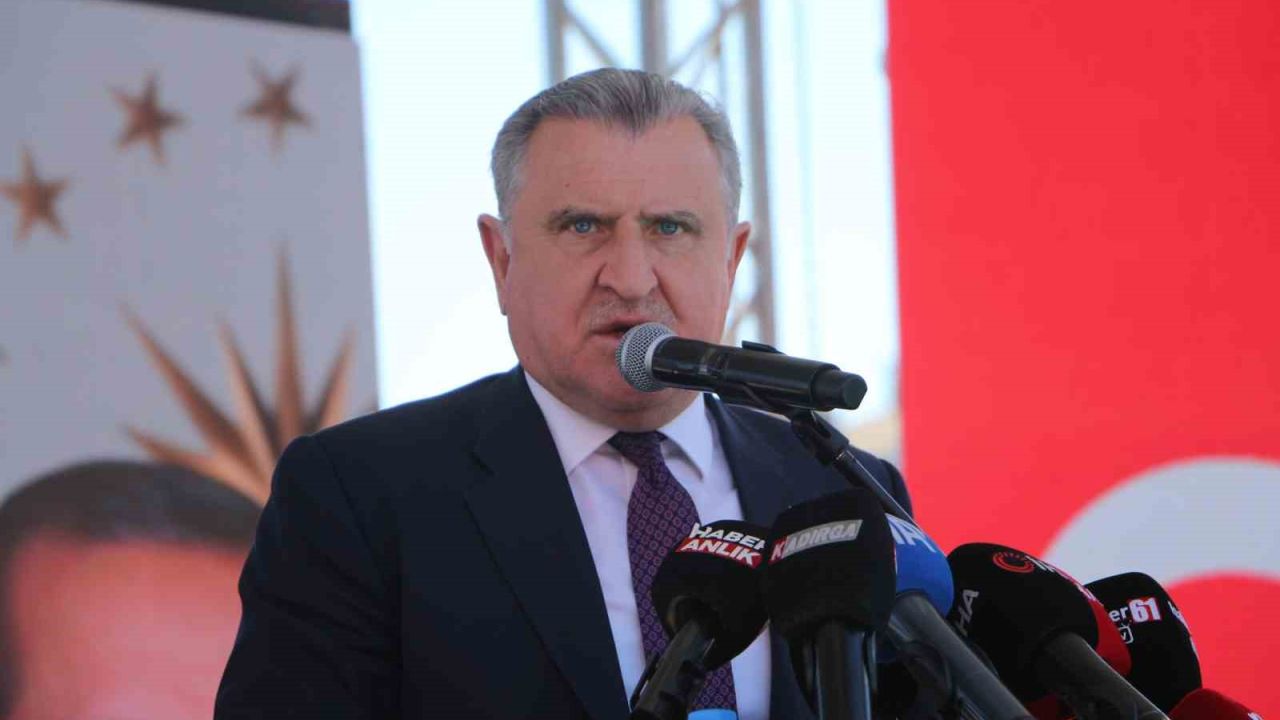 Bakan Bak: "Yüzme Bilmeyen Kalmasın projesi çerçevesinde bu zamana kadar yaklaşık 12 milyon insanımıza yüzme öğrettik"