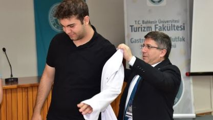 Balıkesir’de geleceğin şefleri ceketlerini giydi