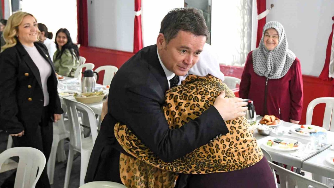 Başkan Aydın Sırameşeler’de vatandaşın nabzını tuttu