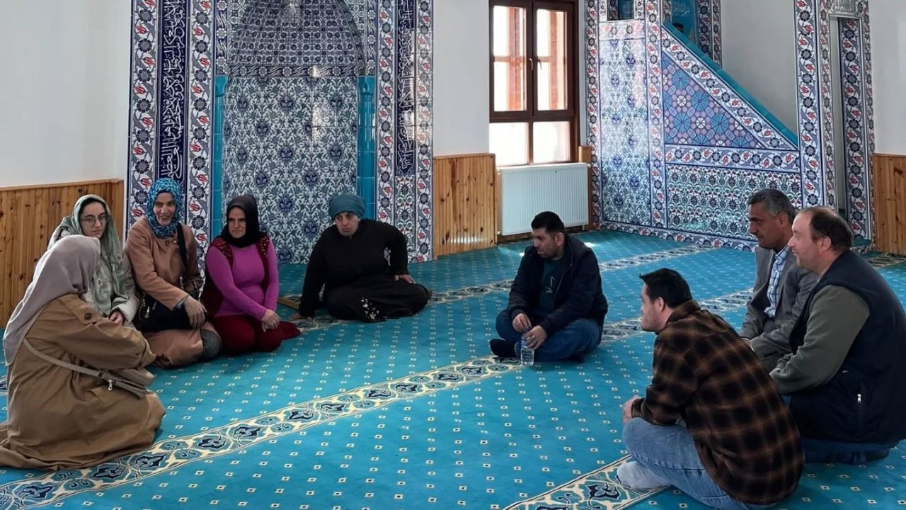 Bayburt’ta engelli vatandaşlar camide buluştu
