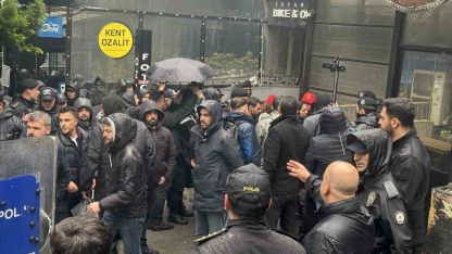 Beşiktaş’tan Taksim’e izinsiz yürümek isteyen grup gözaltına alındı