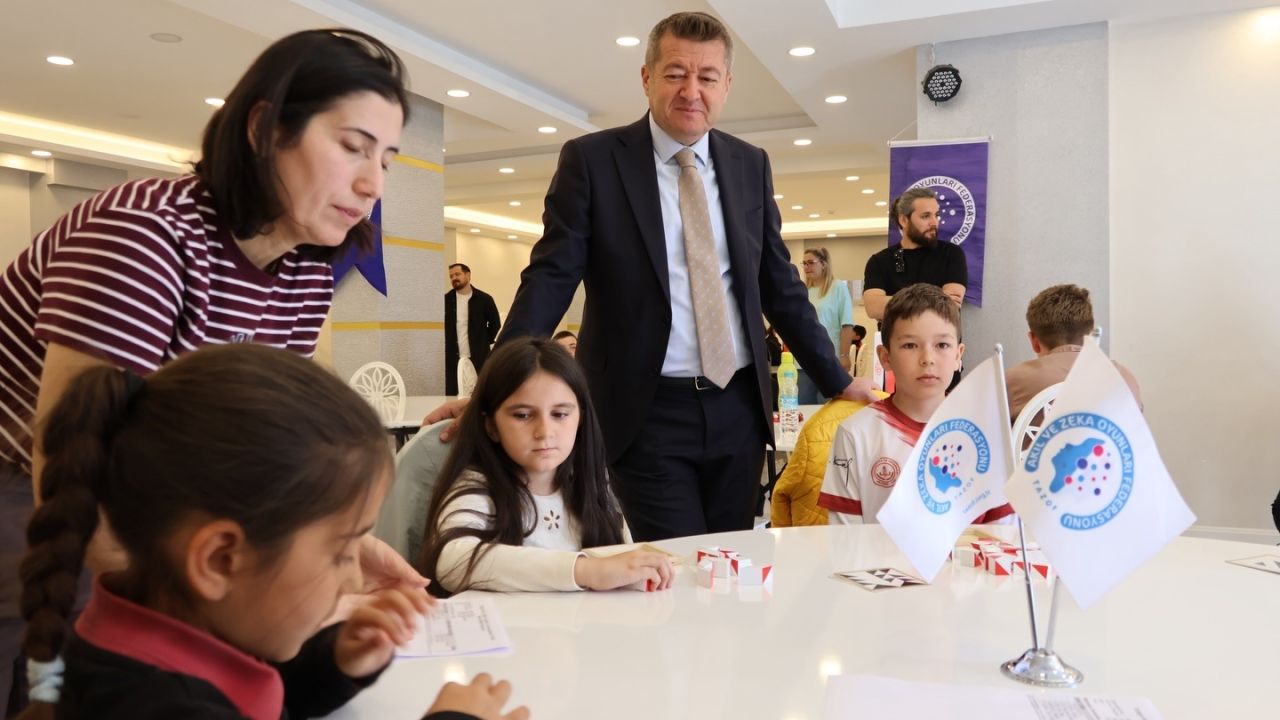 Bilecik’te 60 öğrenci zekâ oyunlarında kıyasıya yarıştı
