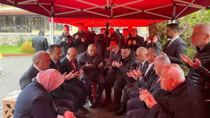 Binali Yıldırım Durmazoğlu ailesine taziyede bulundu