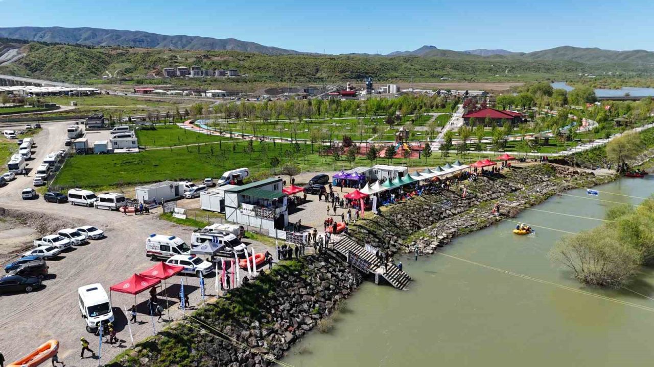 Bingöl’de rafting şöleni: Türkiye Şampiyonası coşkuyla başladı