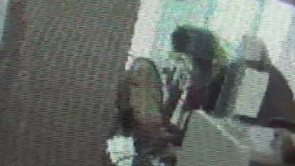 Boğazına şeker kaçan küçük kızı, jandarmanın Heimlich manevrası kurtardı