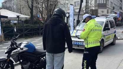 Bolu’da kural ihlali yapan bin 600 sürücüye ceza